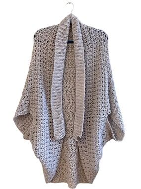 LD Yarn Creations Hand Crochet Oatmeal Grey Oversized Shrug – OS New